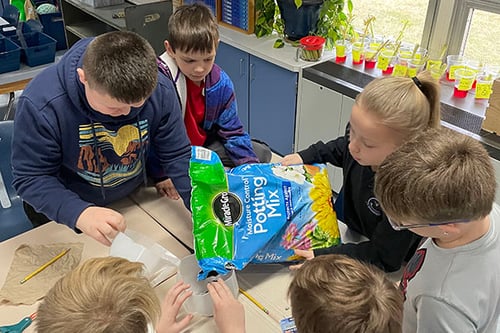 Dig_Into_Learning_Students2_600x400
